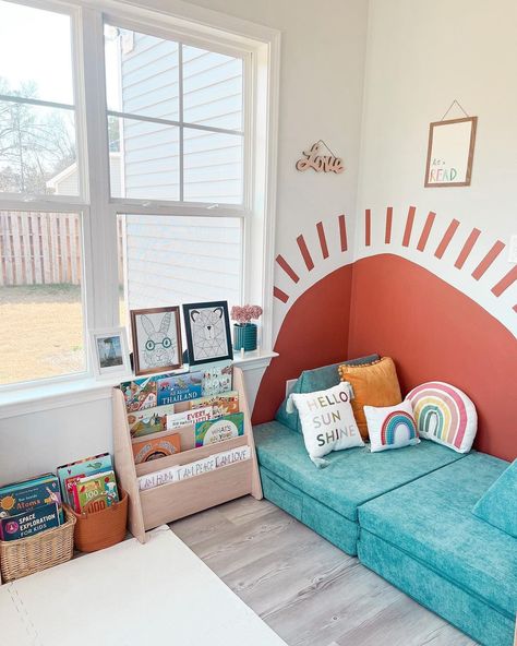 Montessori Inspired Mama on Instagram: “📚Reading Nook ⏩ Swipe ⏩ Front Facing Display And we did a thing with the wall ☀️ 🧡 Do you like it? ☺️ 📚 Ideas for front facing book…” Toddler Reading Nooks, Sun Mural, Reading Corner Kids, Reading Nook Ideas, Small Playroom, Reading Nook Kids, Learning Corner, Kids Rooms Inspo, Toddler Boy Room Decor