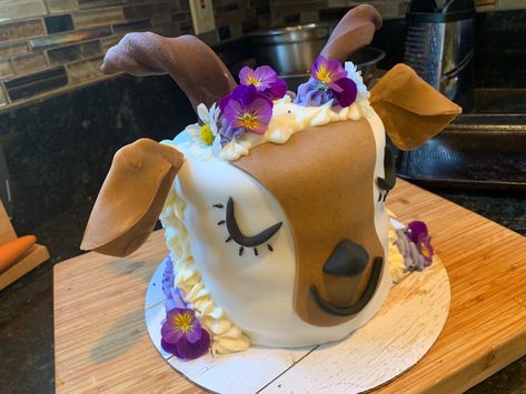 Fondant cake, goat cake Goat Simulator Cake, Goat Cupcakes, Goat Cake Ideas, Goat Birthday Party, Goat Cake, Goat Party, Goat Birthday, Zoo Cake, Goat Playground