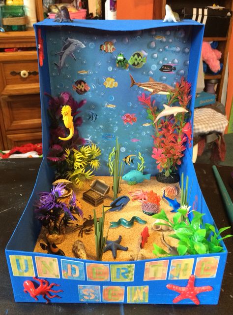 Under the sea biome Under The Sea School Project, Under The Sea Box Project, Under The Sea Project, Under The Ocean Art, Aquatic Biome, Ocean Diorama, Biomes Project, Diorama Kids, Sea Animal Crafts