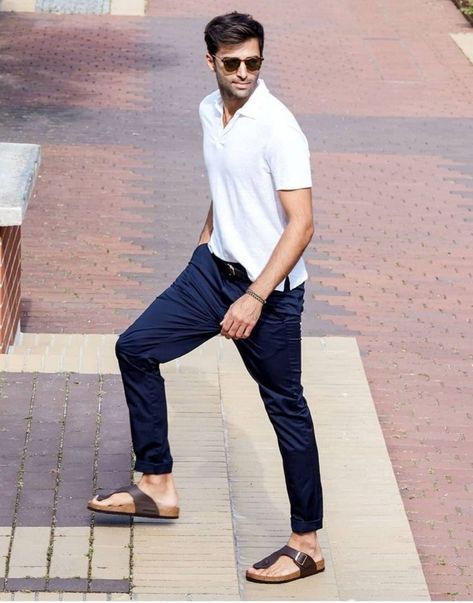 Birkenstock Outfit Men, Men Work Outfits, Yoga Poses For Men, Birkenstock Outfit, Mens Fashion Magazine, Preppy Mens Fashion, Men Fashion Casual Shirts, Outfits Hombre, Mens Casual Dress Outfits