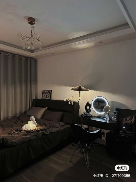 Dark Small Room Ideas, Masculine Room Ideas, Industrial Room Bedroom, Dark Room Ideas Bedrooms, Black Interior Bedroom, Aesthetic Black Room, Black Themed Room, Minimalist Bedroom Dark, Aesthetic Dark Bedroom