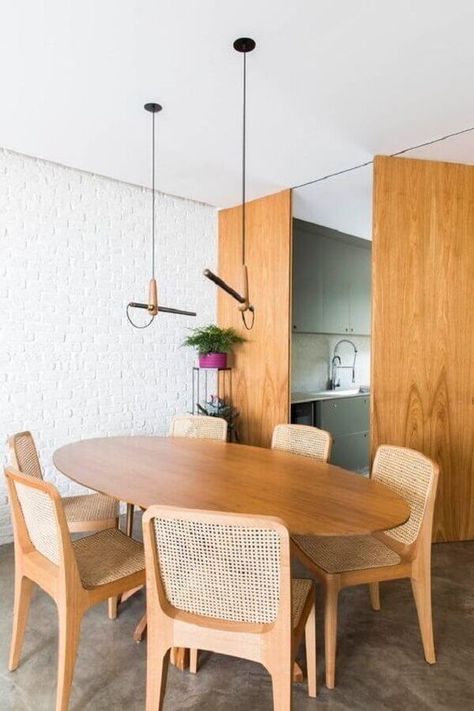 Tendências para mesa de jantar: O que está em alta. Mesa Oval, Dinner Room, Dining Design, Interior Minimalista, Minimalist Interior, Home Room Design, Apartment Interior, Dining Room Design, Apartment Design