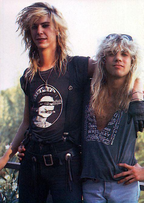 Steven Adler, 80s Hair Bands, Duff Mckagan, Glam Metal, Axl Rose, Welcome To The Jungle, I'm With The Band, Rose Photos, Mötley Crüe