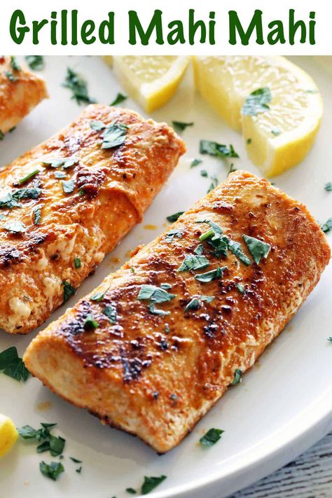 Seasoned with olive oil, lemon juice, garlic, and paprika, this 15-minute grilled mahi mahi recipe is incredibly flavorful and easy to make. Mahi Mahi Recipes Healthy, Mahi Recipes, Easy Salmon Cakes, Mahi Mahi Recipe, Grilled Mahi Mahi, Mahi Mahi Recipes, Mahi Fish, Octopus Salad, Easy Marinades