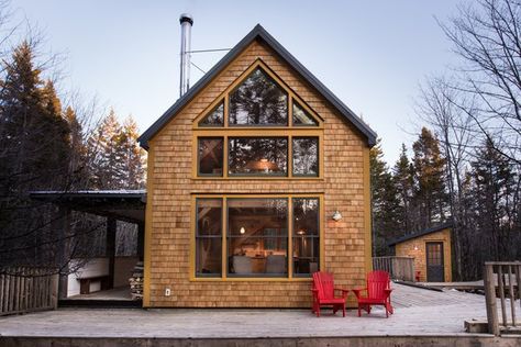 Shack Up Cabin Modern Home in Nova Scotia, Canada on Dwell Wood Shingle Siding, Cabin Modern, Tiny House Towns, Poolside Dining, River Cabin, Dark Hardwood, Hardwood Floors Dark, Shingle Siding, Cedar Shingles