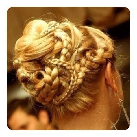 updo braids Beautiful Braids, Fancy Hairstyles, Braided Updo, Great Hair, Hair Dos, Gorgeous Hair, Hair Updos, Pretty Hairstyles, Up Hairstyles