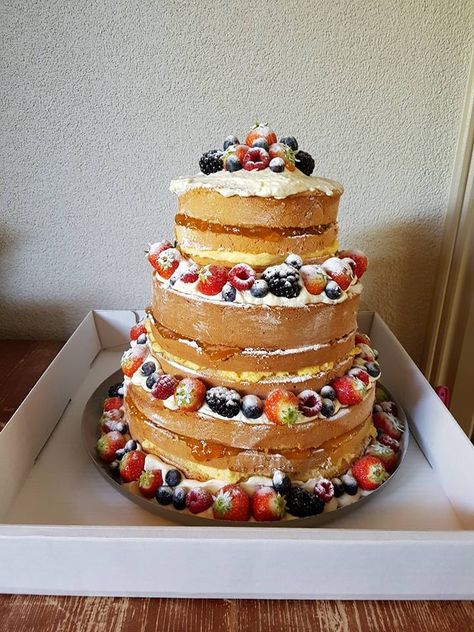 Victoria Sandwich Cake, Victoria Sandwich, Sandwich Cake, Cake Wedding, Cake Decoration, Layer Cake, Wedding Cakes, Cake Decorating, Sandwiches