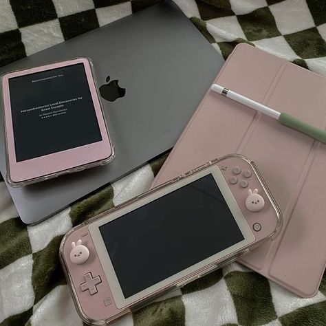 ꒰🍥 ꒱– i'm not the owner﹔☆༘⋆ ʚɞ Pink Nerd Aesthetic, Nintendo Switch Lite Aesthetic Pink, Nintendo Lite Case, Pink Tech Aesthetic, Pink Nintendo Switch Aesthetic, Nintendo Lite Aesthetic, Aesthetic Nintendo Switch Lite, Nintendo Switch Aesthetic Case, Ipad Pink Aesthetic