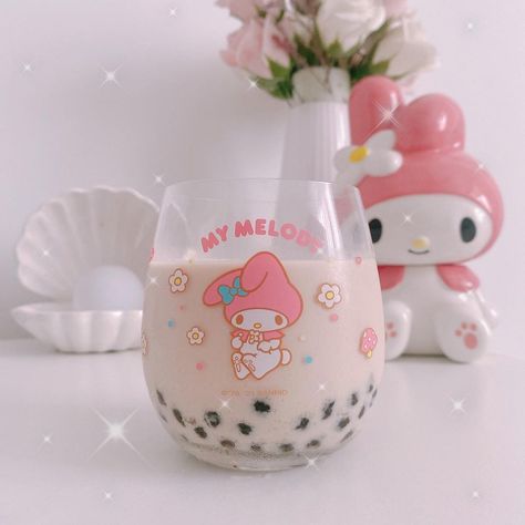 My melody, my melody cup, boba, boba tea, bubble tea, kawaii food, kawaii drink, sanriocore, sanrio Kawaii Food Recipe, Grunge 2014, Boba Cute, Asian Drink, Kawaii Picture, Bubble Tea Flavors, Japanese Drinks, Bubble Tea Boba, Boba Drink