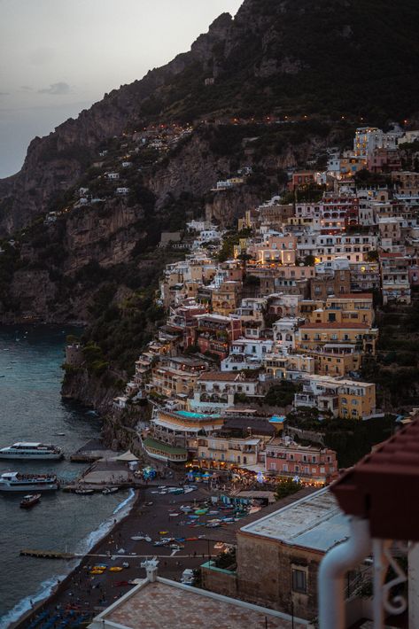 Italy Honeymoon Aesthetic, Honeymoon Italy, Moon Place, Honeymoon In Italy, Italian Honeymoon, European Honeymoon, Italy Elopement, Ravello Italy, Europe Honeymoon