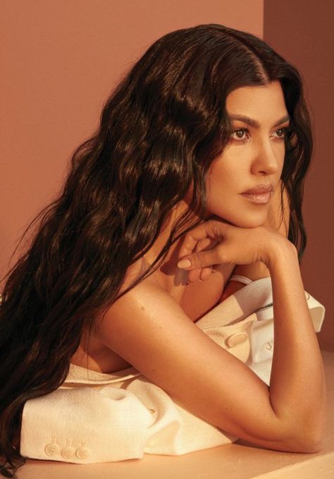 Kourtney Kardashian - Health Magazine April 2020 Issue, Kourtney Kardashian latest photos Kourtney Kardashian 2018, Kourtney Kardashion, Vampire Facial, Health Magazine Cover, Estilo Kardashian, Kourtney Kardashian Style, Jenner Family, Mode Zara, Kardashian Family