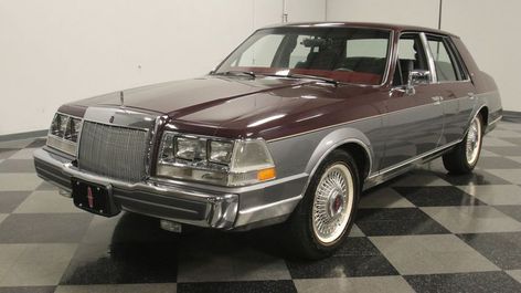 1984 Lincoln Continental Valentino | Hemmings Motor News 80s Cars, Lincoln Motor Company, Lincoln Motor, Gta Sa, Lincoln Cars, Digital Gauge, Old School Cars, International Style, Lincoln Continental