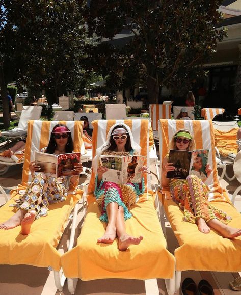 Fridays by the pool ☀️ Who else is ready for the weekend at Wynn Las Vegas? #Wynn #WynnLasVegas #OnlyatWynn #Vacation | Instagram Aria Vegas, Aesthetic Las Vegas, Vegas Pics, The Wynn Las Vegas, Las Vegas Aesthetic, American Roadtrip, Vegas Aesthetic, Vegas Activities, Las Vegas Pool