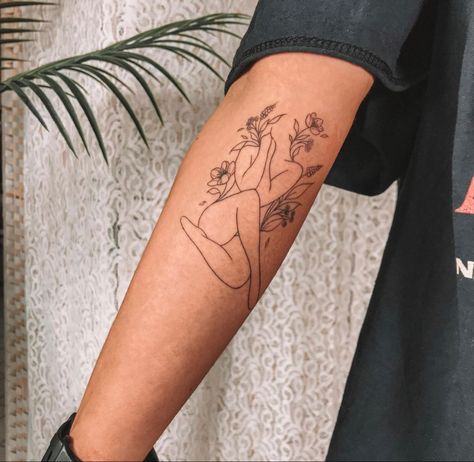 Line Art Tattoos Woman Self Love, Floral Silhouette Tattoo, Upper Thigh Hip Tattoo Women, Feminine Line Art Tattoos, Women With Flowers Tattoo, Woman Figure Tattoo, Female Form Tattoo, Self Love Line Art, Neck Tats