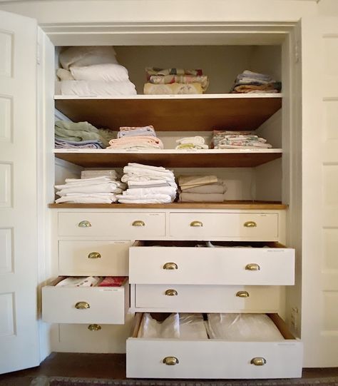 Organize a Linen Closet Closet Transformation Ideas, Organize A Linen Closet, Closet Transformation, Vintage Inspired Bedroom, Organizing Linens, Top Of Cabinets, Shared Closet, Closet Renovation, Linen Cupboard