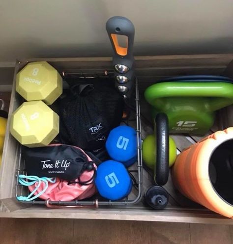 Hotel Room Workout, Home Gym On A Budget, Kettlebell Cardio, Home Gym Essentials, Home Gym Setup, Workout Space, Exercise Room, Fitness And Exercise, Gym Essentials