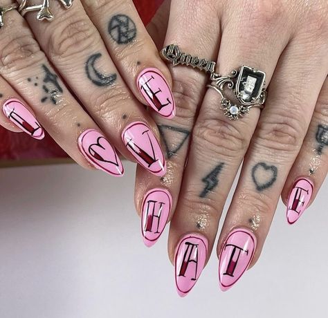 Gothic Letter Nails, Love Hate Nails, Tattoo Inspired Nails, Tattoo Nails Designs, Alt Nail Ideas, Writing On Nails, Words On Nails, Chappell Roan Nails, Nail Art Letters