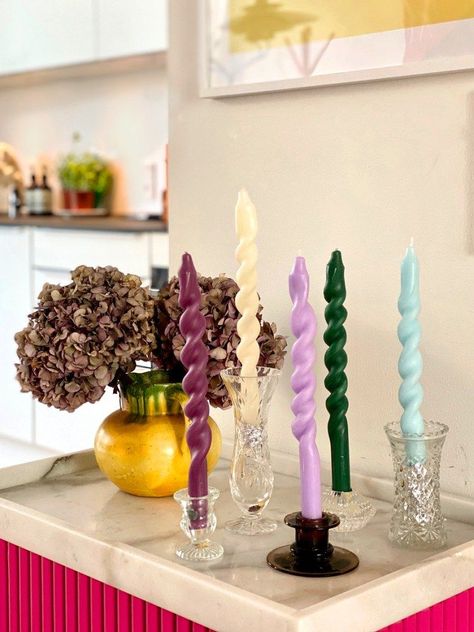 Diy Twisted Candles, Diy Taper Candles, Diy Holiday Candles, Plain Candle, Candle Tapers, Bendy Candles, Twisted Candles, Velas Candles, Danish Pastel Aesthetic