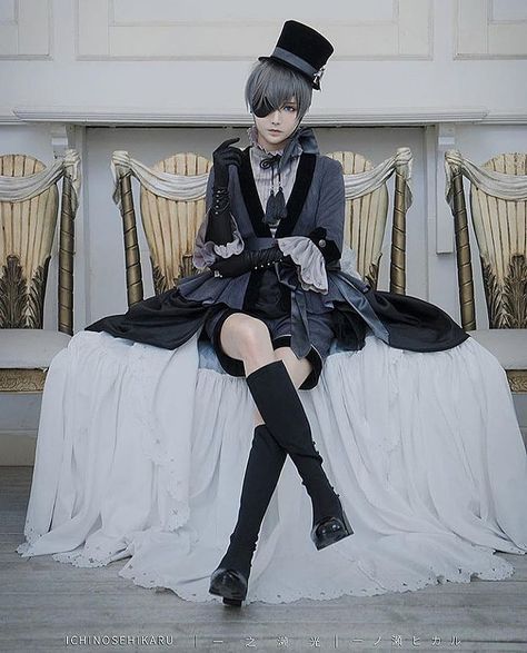 Black Butler Cosplay, Black Butler Ciel, Black Butler Anime, Black Butler Kuroshitsuji, Butler Anime, Ciel Phantomhive, Cosplay Characters, Amazing Cosplay, Pose Reference Photo