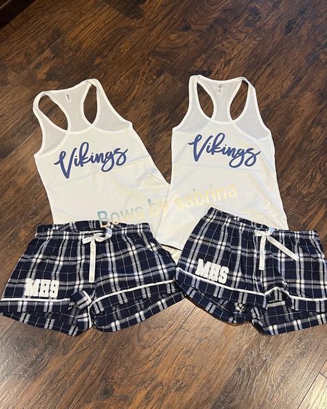 Allstar Cheer Team Gifts, Team Reveal Ideas Cheer, Nationals Cheer Gift Ideas, Cheer Swag Bags Gift Ideas, All Star Worlds Cheer Gifts, Cheer Christmas Gifts For Team, Cheer Team Gift Ideas, Cheer Camp Gift Ideas, Cheer Camp Ideas