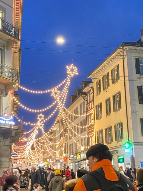 #winter #winterthur #people Cities Aesthetic, Study Life, Lake Zurich, Studying Life, Winterthur, Snow Caps, Western Europe, City Aesthetic, Zurich