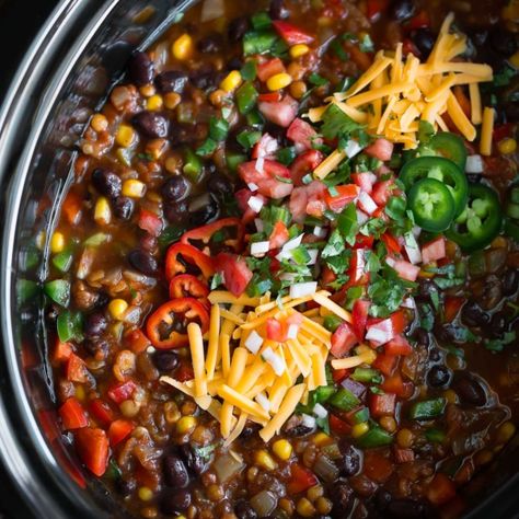 Slow Cooker Lentil Taco Chili - Vegan + Vegetarian Vegetarian Chili Crock Pot, Cook Lentils, Chili Vegan, Taco Chili, Low Calorie Vegan, Lentil Tacos, Lentil Chili, Slow Cooker Lentils, Chili Toppings