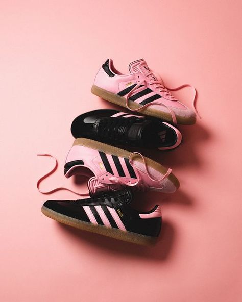 43einhalb® Sneaker Store on Instagram: "adidas Samba Inter Miami FC ⚽️   There are not enough words to describe the talent and legacy of Lionel Messi. So we won't even try.   But what we can describe are these two fresh colorways of the adidas Inter Miami FC Samba that are now available at 43einhalb. With the iconic Messi logo on the tongue and the colors of Inter Miami FC's home and away jersey it's a must-have for every Messi stan out there. Better be as quick as Messi's left foot and head over to our online shop and get your hands on these beauties.   Both adidas Samba Inter Miami CF colourways are now available!   EU 36 - 48 2/3 | 120€ | LINK IN BIO.   @adidas #43einhalb #adidas #adidassamba #samba #adidassneakers #sneakers #adidassambalionelmessi #sambaintermiamifc #intermiamifc" Sneaker Flatlay, Messi Samba, Messi Logo, Flatlay Ideas, Samba Adidas, Podcast Marketing, Inter Miami Cf, Samba Outfit, Inter Miami