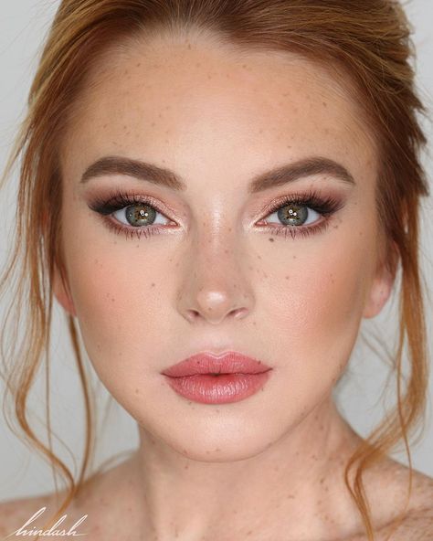 @hindash on Instagram: “✨LINDSAY LOHAN✨ Glam but natural with a sprinkle of freckles on the stunning ICONIC @lindsaylohan 💘 ✨Hair: @rafifazaa ✨PRODUCTS: ✨SKIN:…” Wedding Makeup Red Hair Green Eyes, Bridal Make Up Freckles, Wedding Guest Makeup Redhead, Wedding Guest Makeup Natural, Spring Wedding Makeup Green Eyes, Strawberry Blonde Makeup Looks, Bridesmaid Makeup Redhead, Majorette Makeup, Formal Makeup Looks Natural