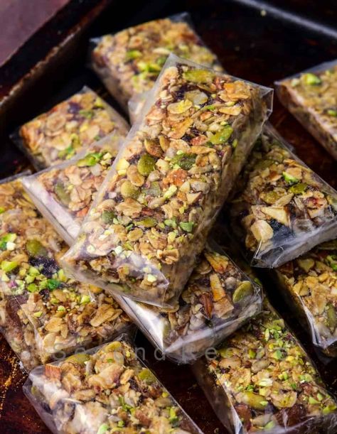 Oats Energy Bar, Home Made Oat Bars, Home Made Bars, Pizza Recipes Videos, Pizza Recipes Vegetarian, Vegan Protein Bars Recipe, Cheese Pizza Recipes, Dairy Free Protein Bars, Vegan Protein Bar