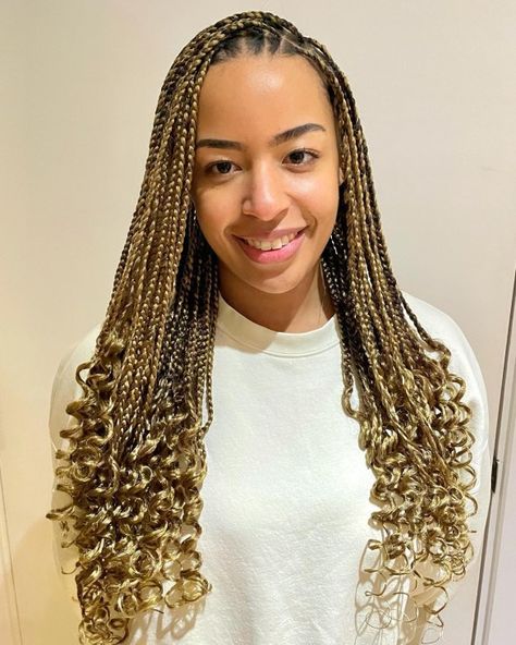 Knotless Braids With Curly Ends, Knotless Braids With Curls, Curly Tips, Braids With Curly Ends, Braids Blonde, Natural Hair Transitioning, Short Box Braids Hairstyles, Big Box Braids, Short Box Braids