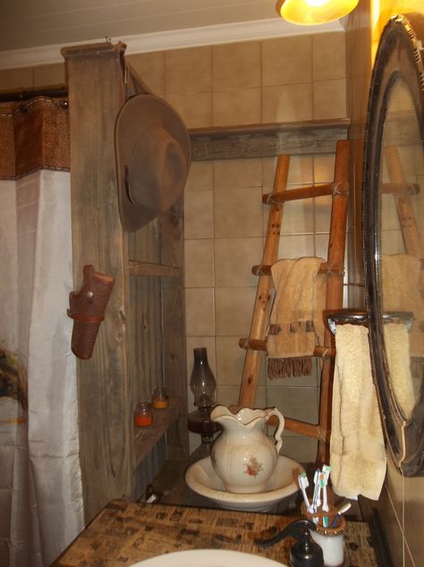 Cowboy Bathroom Old West Bathroom, Cowboy Bathroom, Old West Outlaws, Western Bathroom, Montana House, Cowboy Decor, Cowboy Decorations, Aesthetic Bathroom, Fun House