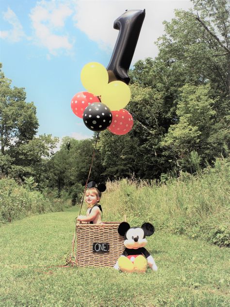 Mickey Mouse Baby Birthday, Γενέθλια Mickey Mouse, Mickey Mouse Theme Party, Mickey Mouse Birthday Decorations, Mickey First Birthday, Mickey 1st Birthdays, Mickey Mouse Themed Birthday Party, Fiesta Mickey Mouse, Birthday Mickey Mouse