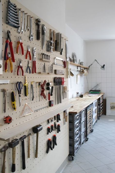 Basement Hobby Room, Hobby Room Design, Garage Design Interior, Tool Room, Workshop Studio, Tool Storage Diy, Garage Interior, Garage Makeover, Workshop Organization