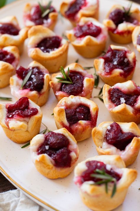 Cranberry Feta Crescent Bites Sausage Cream Cheese Dip, Cranberry Appetizer, Feta Bites, Potluck Appetizers, Cranberry Bites, Cranberry Brie Bites, Christmas Potluck, Cranberry Brie, Brie Bites