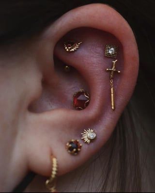 Pirate Setup! : r/piercingstyle Earrings Styling, Piercing Placement, Ear Designs, Constellation Piercings, Piercing Inspo, Ear Art, Cool Ear Piercings, Cool Piercings, Cute Ear Piercings