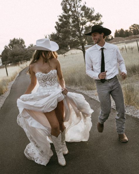 Late post tonight to show off Piper and Rylee's beautiful western wedding shot on digital and film ✨️ . . . #parkcityweddingphotographer #southernutahweddingphotographer #northernutahweddingphotographer #westernwedding #saltlakecityweddingphotographer #moabweddingphotographer #zionweddingphotographer Cowboy Wedding Photoshoot, Western Wedding Party Photos, Western Wedding Accessories, Western Wedding Pictures, Western Wedding Photos, Country Wedding Pictures, Western Weddings, Hunter Wedding, Western Wedding Dresses