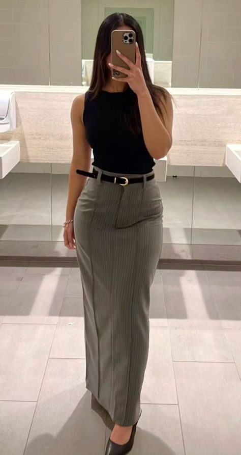 Interview Outfit Short Women, Office Job Outfits Skirts, Work Outfits Modest, Aesthetic Interview Outfit, National Honor Society Induction Outfit, Professional Outfits Skirt, Business Vest Outfits For Women, Business Casual Skirt Outfits For Women, Business Casual Outfits Alternative