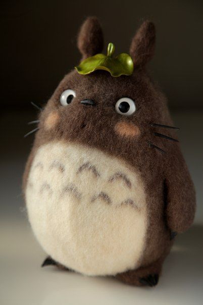 Needle Felted Birthday Gifts, Needle Felt Ideas, Felted Totoro, Totoro Felt, Needle Felt Doll, Totoro Toy, Felting Ideas, Needle Felting Projects, Wool Art