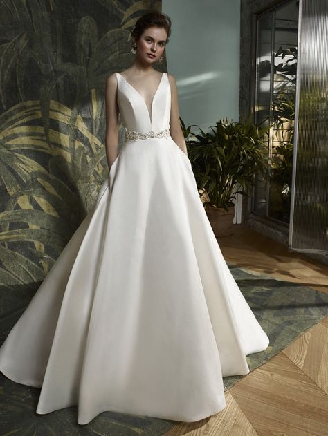 Kendrix Front Wedding Day Dresses, Sweetheart Bridal, Bridal Wardrobe, Wedding Dress With Pockets, Marine Uniform, Tunbridge Wells, Wedding Dress Pictures, Princess Wedding Dress, Wedding Dresses Photos