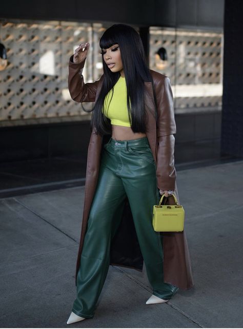 Mesh Turtleneck Outfit, Aaliyah Jay Outfits, Leather Trench Coat Outfit, Trench Coat Outfit Ideas, Coat Outfit Ideas, Color Block Fashion, Aaliyah Jay, Mesh Turtleneck, Colour Blocking Fashion