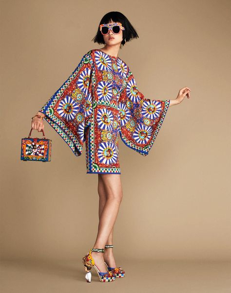 Bold Dresses, Dolce E Gabbana, Moda Vintage, Bold Prints, Summer 2016, African Dress, Scarf Print, Couture Fashion, Hijab Fashion