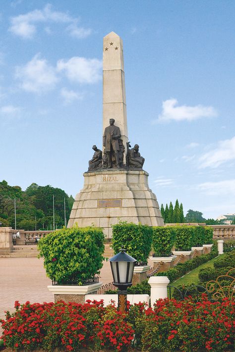 Did you know the ‪#‎Rizal‬ ‪#‎Monument‬ was planned and constructed during the American colonial period of the ‪#‎Philippines‬ in the early 20th century. That’s one heritage sites preserved well till date here in the Philippines. Rizal Monument, Christmas Play, Burj Khalifa, The Philippines, Heritage Site, Early 20th Century, Philippines, Monument, 20th Century