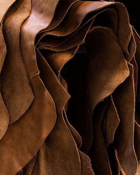 Leather Art Installation, Natural Material, Material Moodboard, Sustainable Management, Note Design Studio, Raw Leather, Sustainable Leather, Notes Design, Leather Texture