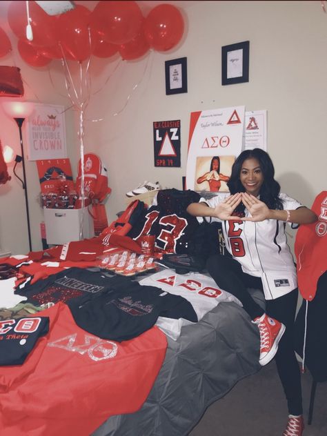 The Woman Of My Dreams, Woman Of My Dreams, Sorority Pictures, Delta Sigma Theta Gifts, Delta Girl, Matching Outfits Best Friend, Delta Sorority, College Sorority, Delta Sigma Theta Sorority