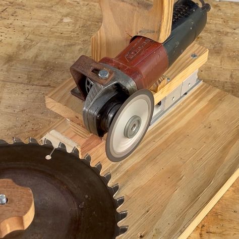 Impressive Saw Blade Sharpening JIG DIY | Impressive Saw Blade Sharpening JIG DIY | By Woodworking Tools TV Saw Sharpening, Diy Chain, Blade Sharpening, Saw Blade, Woodworking Tools, Woodworking, Tools, Tv