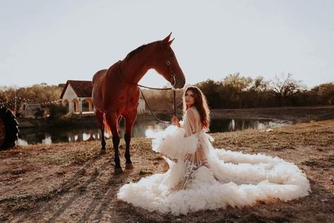 Fancy Western Photoshoot, Flowy Dress Photoshoot With Horse, Flowy Dress Photoshoot, Western Photo Shoots, Cowgirl Photo, Western Photoshoot, Cow Photos, Western Photo, Western Photography