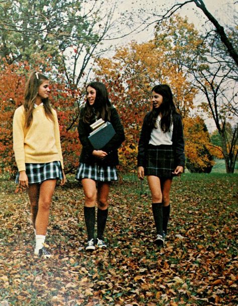 sept292011background                                                                                                                                                                                 More Three Girls, Ivy Style, Rock Outfit, Prep School, Estilo Preppy, On The Ground, Classy Women, School Fashion, Preppy Outfits