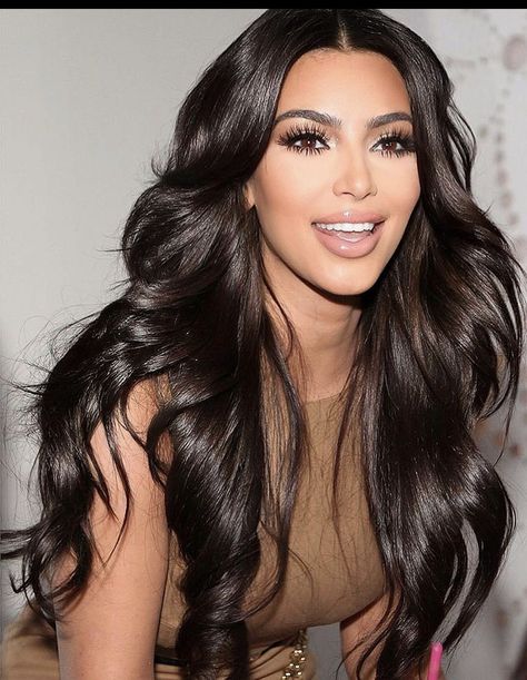 Kim Kardashian 2000's, Kim K Makeup, 2000s Hair, Bombshell Curls, Kardashian Fashion, Kim Kardashian Makeup, Kim Kardashian Hair, Kardashian Hair, Black Hair Aesthetic