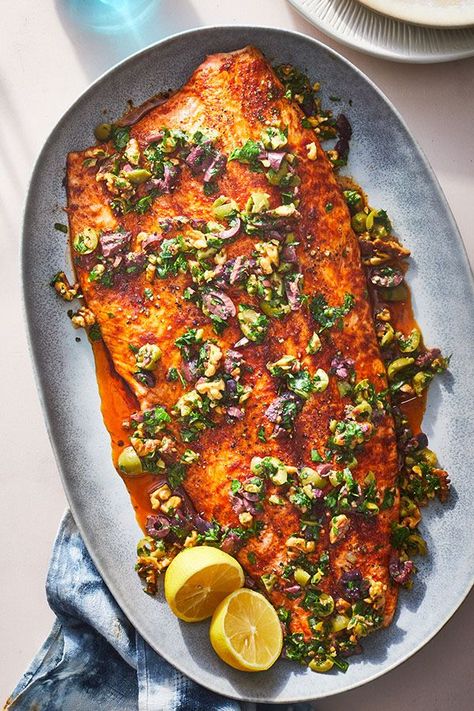 Roast Fish, Roasted Salmon, Toasted Walnuts, Easy Weeknight Dinners, Fish Dishes, Salmon Recipes, Fish Recipes, Seafood Recipes, Wine Recipes