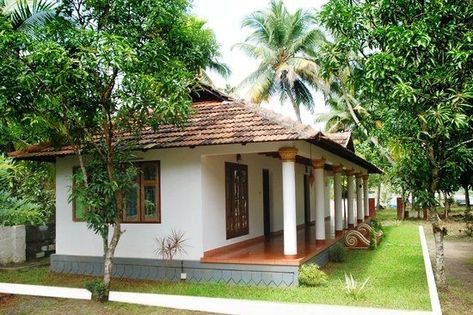 Small Farmhouse India, Traditional Home Plans, Farmhouse Style Exterior, Tropical Interiors, Hut House, Kerala House, India Style, Kerala House Design, Kerala Houses